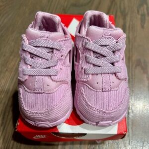 NEW Nike Huarache Run SE Toddler Shoes